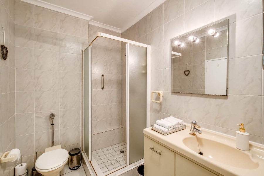 6 Bedroom Property for Sale in Newlands Western Cape